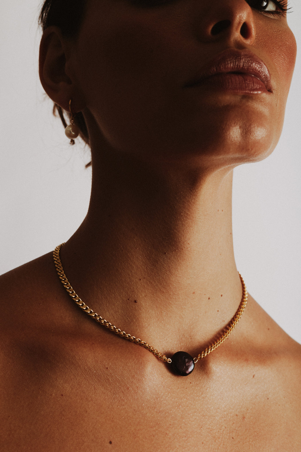 Chocker Gold Shell image 6